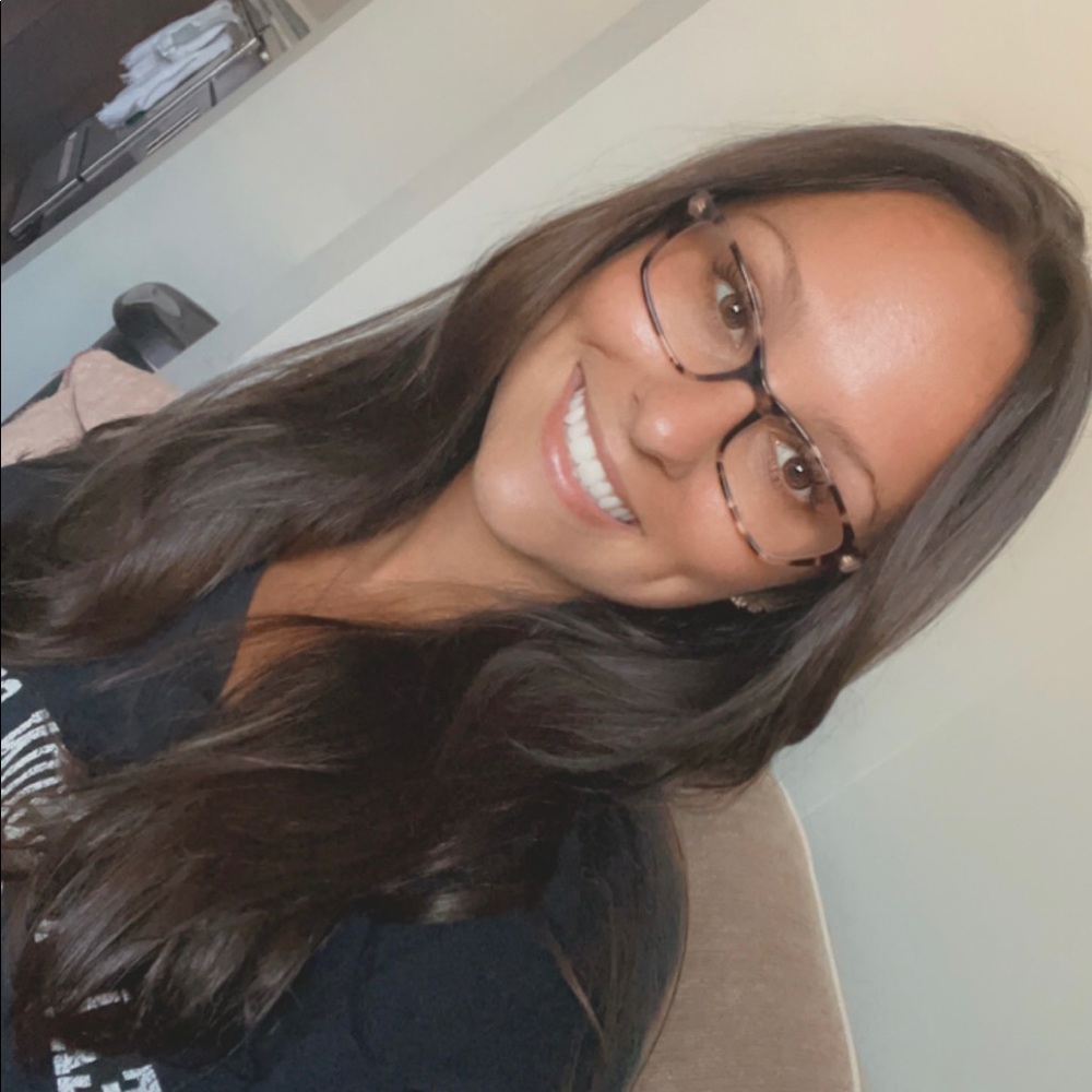 Meet your Posher, Alyssa